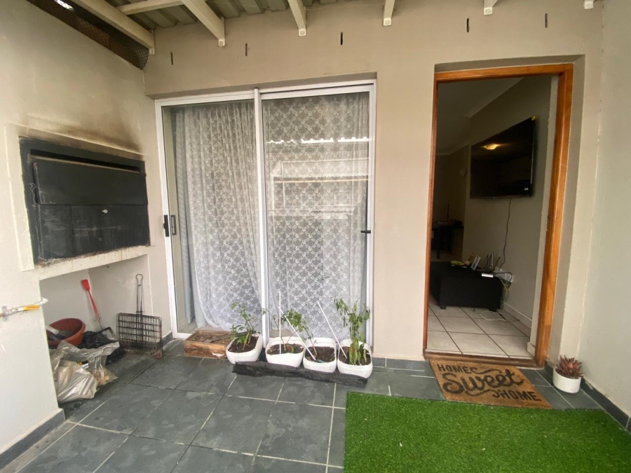To Let 3 Bedroom Property for Rent in Klein Drakenstein Western Cape
